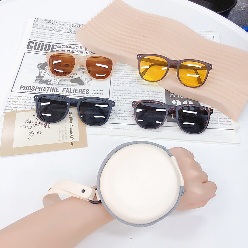 Trendy Foldable Sunglasses For Women. | REEVEAR Premium Streetwear